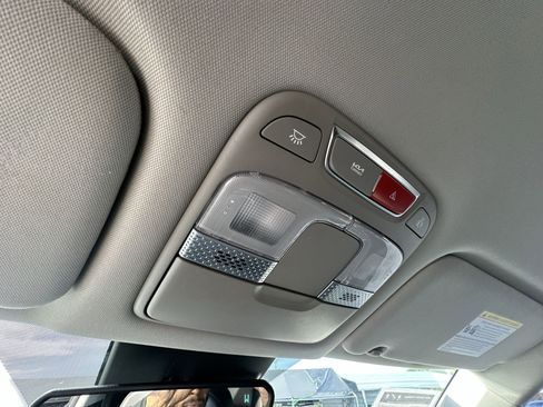 Used 2023 Kia Telluride S image 16