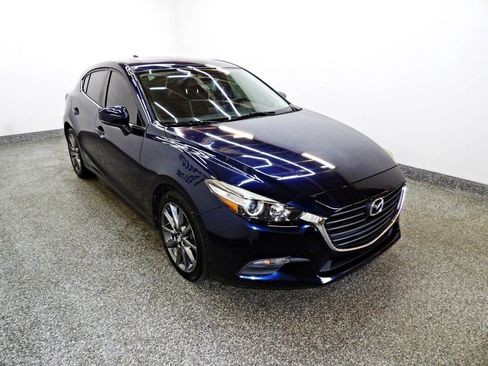 Used 2018 MAZDA MAZDA3 Touring FWD image 3