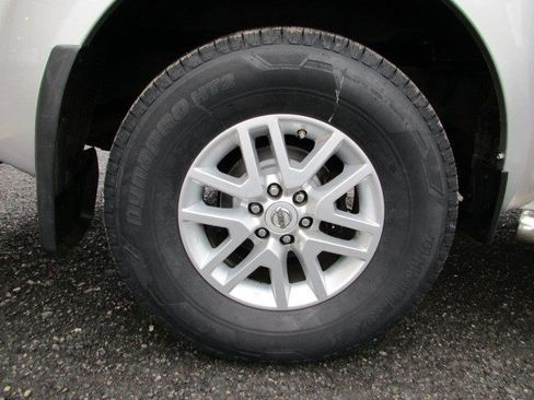 Used 2014 Nissan Frontier SV w/ SV Value Truck Package AWD/4WD image 14