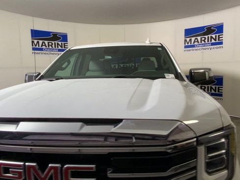 Used 2023 GMC Sierra 1500 SLT w/ SLT Convenience Package AWD/4WD image 5