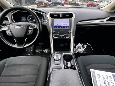 Used 2020 Ford Fusion SE image 11