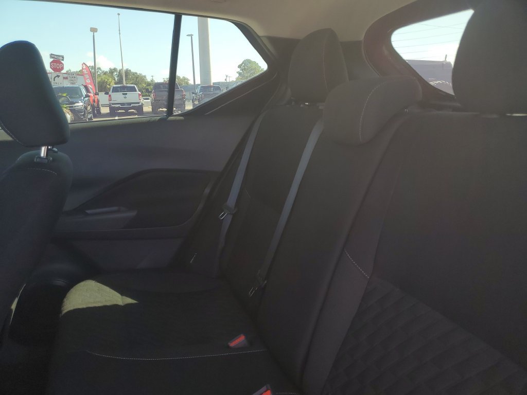 Used 2023 Nissan Kicks SV FWD image 17