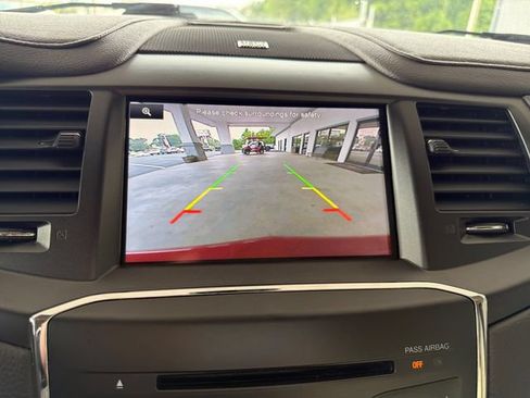 Used 2015 Lincoln MKS w/ Equipment Group 101A FWD image 37