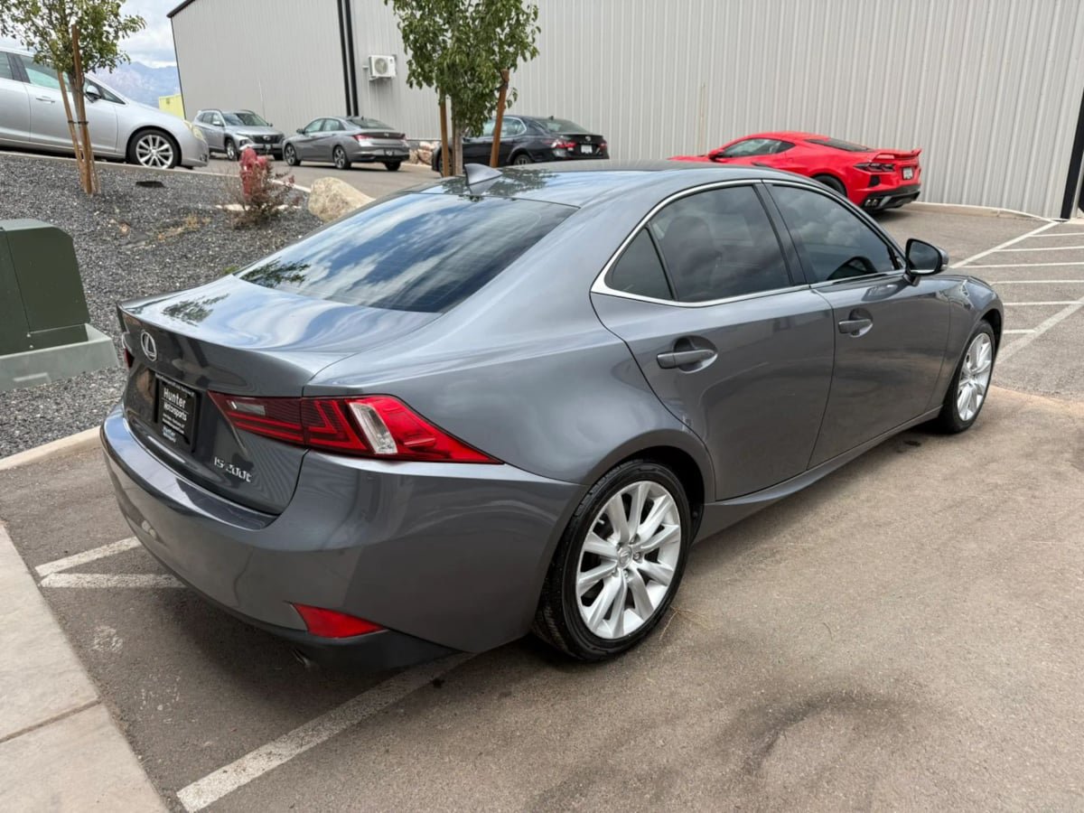 Used 2016 Lexus IS 200t RWD image 9