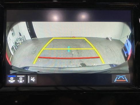 Used 2018 Toyota Camry XSE image 17