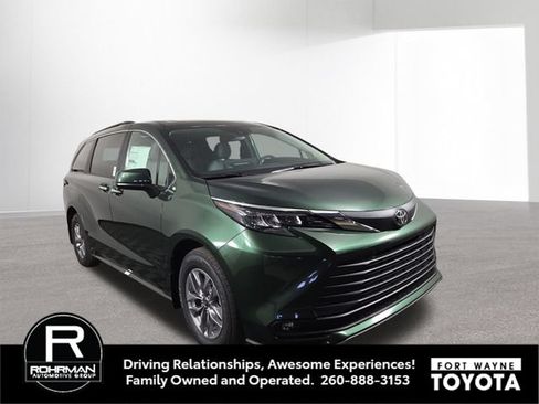New 2026 Toyota Sienna XLE FWD image 4