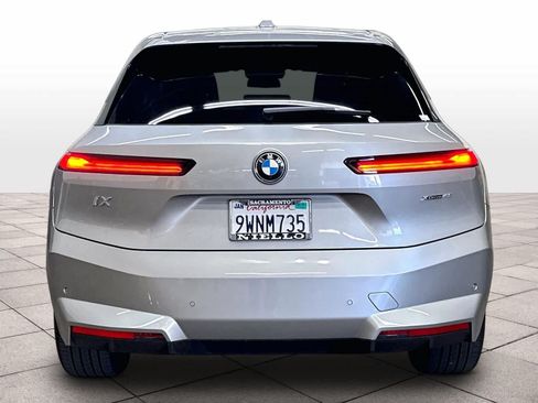 Used 2026 BMW iX xDrive45 w/ Premium Package AWD/4WD image 7