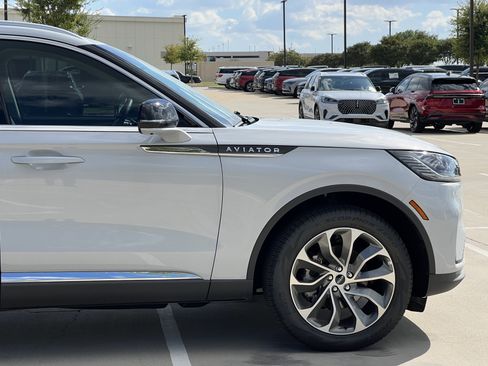 New 2025 Lincoln Aviator Reserve image 12