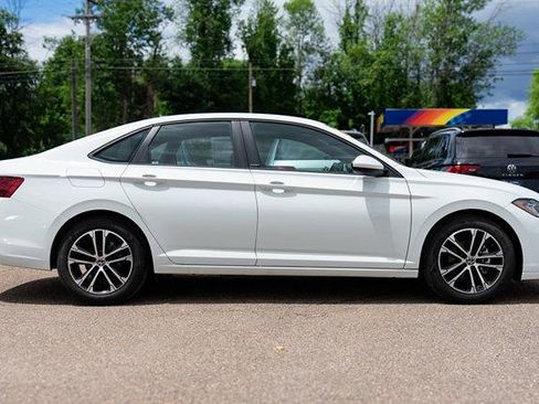 Used 2026 Volkswagen Jetta Sport FWD image 6