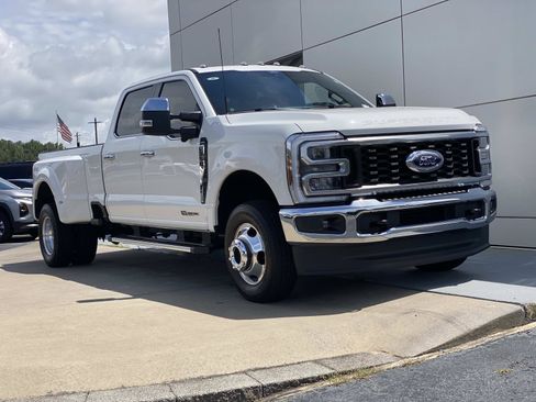 Used 2025 Ford F350 Lariat w/ Chrome Package AWD/4WD image 1