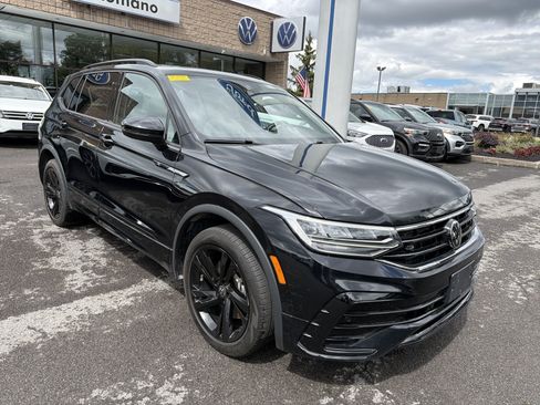 Used 2024 Volkswagen Tiguan SE R-Line AWD/4WD image 2