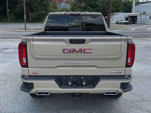 Used 2023 GMC Sierra 1500 AT4 w/ Technology Package AWD/4WD image 7