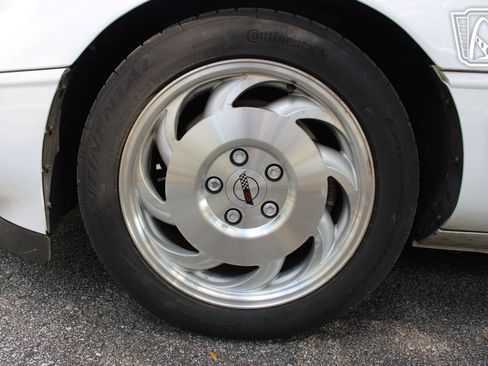 Used 1995 Chevrolet Corvette Convertible RWD image 36