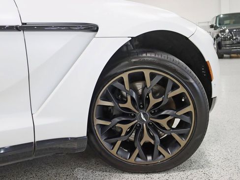 Used 2021 Aston Martin DBX AWD/4WD image 12