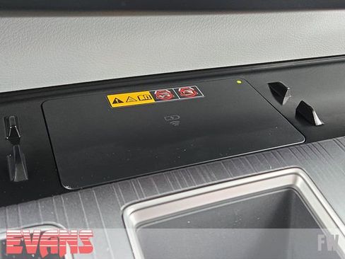 Certified 2026 Toyota Sienna XLE image 9