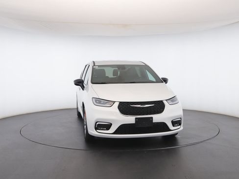 New 2026 Chrysler Pacifica Select image 36