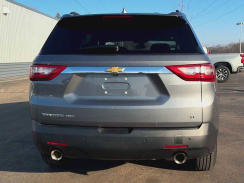 Certified 2020 Chevrolet Traverse LT w/ Driver Confidence II Package image 3