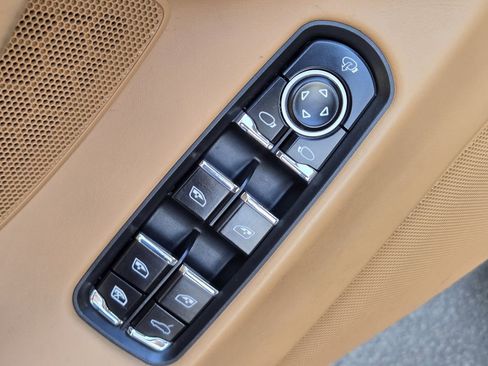 Used 2011 Porsche Panamera Turbo image 19