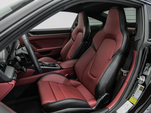 Used 2025 Porsche 911 Carrera S RWD image 34