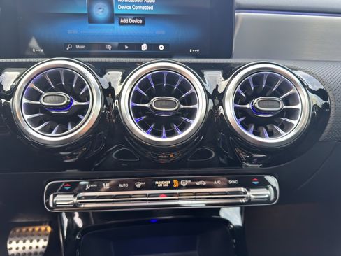 Used 2023 Mercedes-Benz CLA 250 image 24