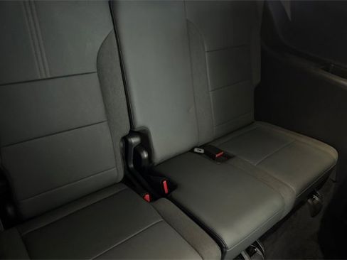 Used 2024 GMC Acadia AT4 w/ Super Cruise Package image 18