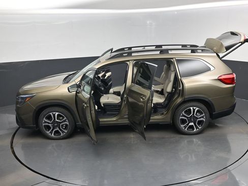 Used 2023 Subaru Ascent Limited w/ Technology Package AWD/4WD image 17