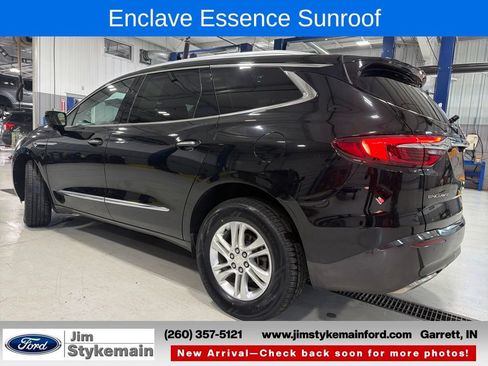 Used 2021 Buick Enclave Essence w/ Sound and Sites Package FWD image 5