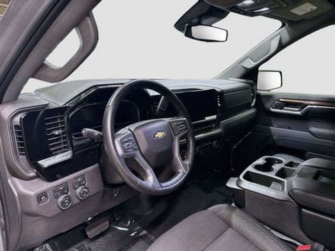 Used 2023 Chevrolet Silverado 1500 LT AWD/4WD image 10