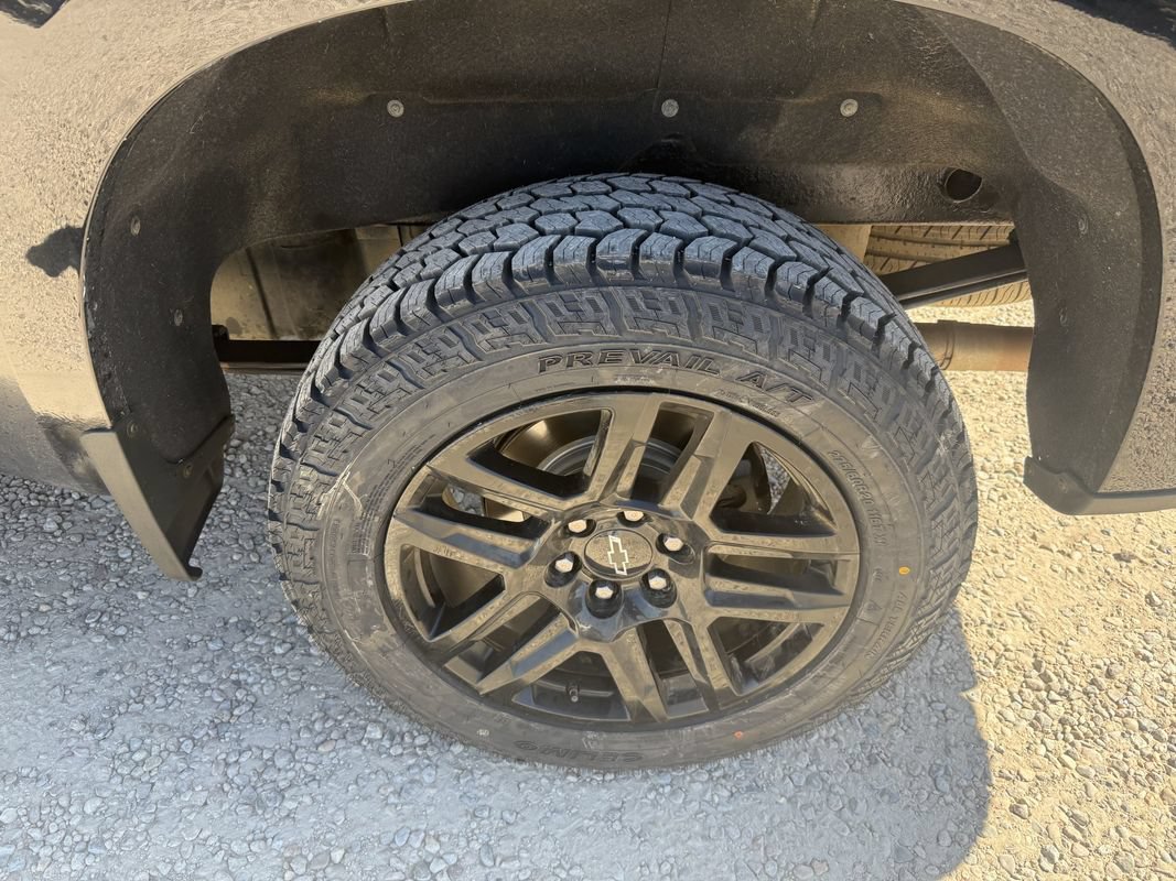 Used 2021 Chevrolet Silverado 1500 LT Trail Boss w/ Convenience Package II AWD/4WD image 33