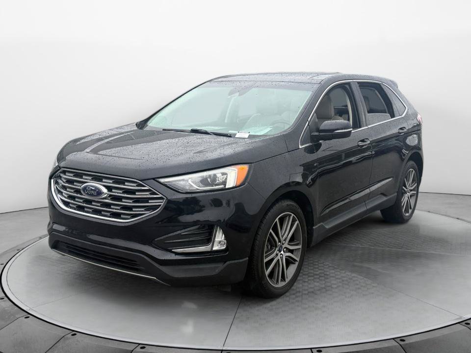 Used 2019 Ford Edge Titanium w/ Cold Weather Package AWD/4WD image 3
