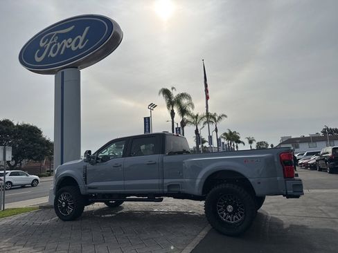 Used 2025 Ford F450 Lariat w/ FX4 Off-Road Package image 33