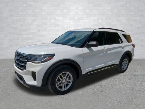 New 2025 Ford Explorer Active w/ Active Comfort Package image 6