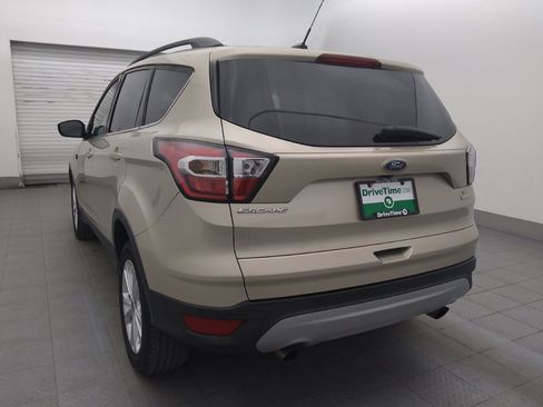 Used 2017 Ford Escape SE w/ SE Leather Comfort Package FWD image 5