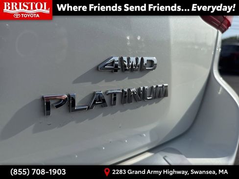 Used 2018 Nissan Pathfinder Platinum AWD/4WD image 17