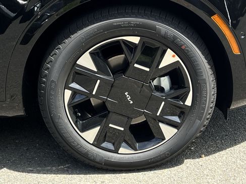 New 2026 Kia Sportage SX FWD image 17