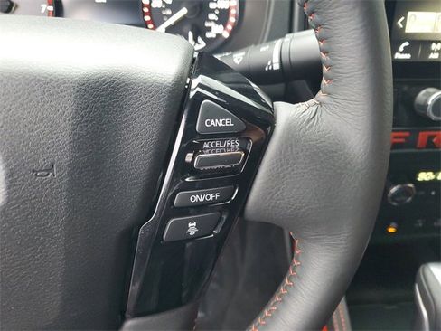 Used 2025 Nissan Frontier Pro-X image 18