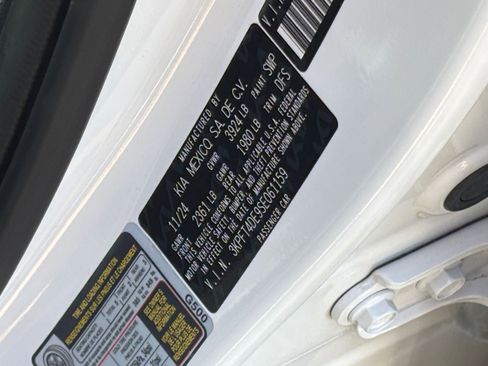 Used 2025 Kia K4 LXS FWD image 31
