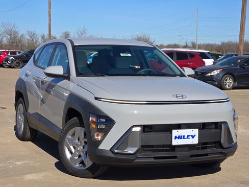New 2026 Hyundai Kona SE image 2