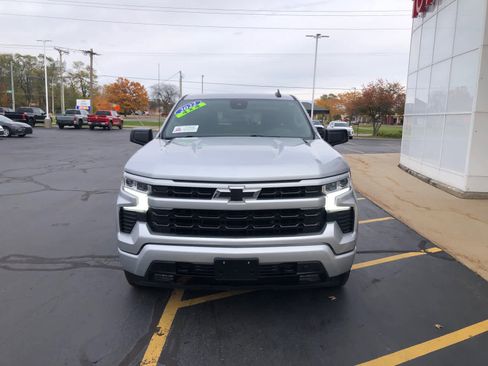 Used 2022 Chevrolet Silverado 1500 RST image 2