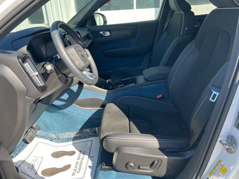 Used 2023 Volvo XC40 Recharge Plus w/ Protection Package Premier image 29