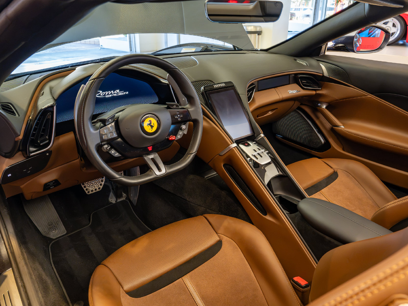 Used 2025 Ferrari Roma Spider RWD image 9