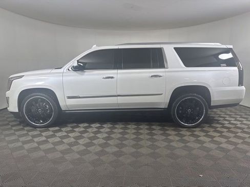 Used 2017 Cadillac Escalade ESV Premium Luxury image 7