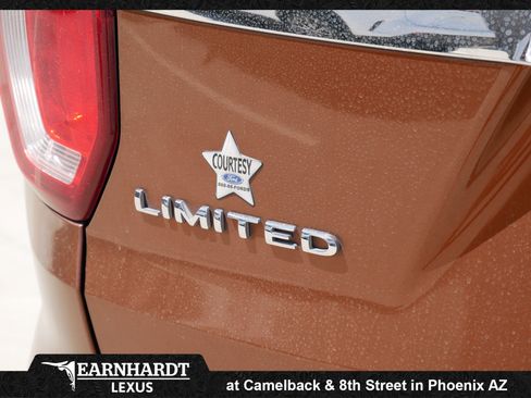 Used 2017 Ford Explorer Limited w/ Equipment Group 301A AWD/4WD image 7
