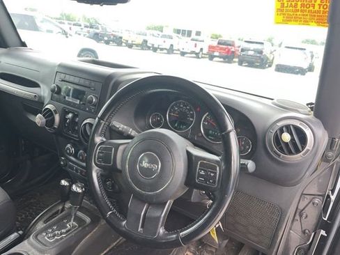 Used 2017 Jeep Wrangler Unlimited Sport w/ LED Lighting Group AWD/4WD image 12