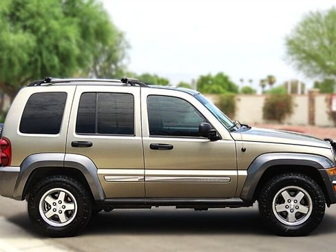 Used 2006 Jeep Liberty Sport AWD/4WD image 7