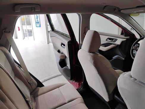 Used 2023 Nissan Rogue SV FWD image 40