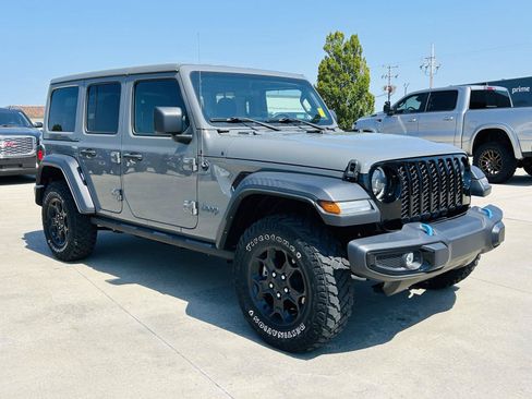 Used 2023 Jeep Wrangler Unlimited w/ Cold Weather Group AWD/4WD image 2