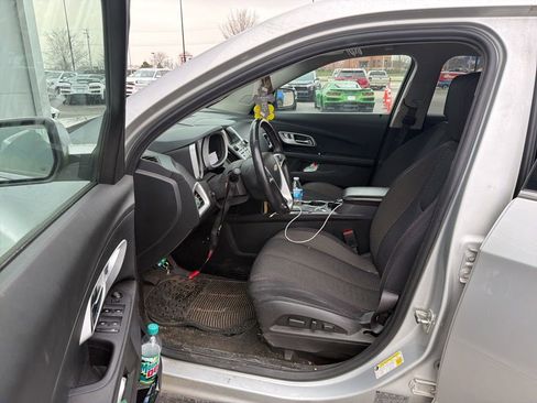 Used 2017 Chevrolet Equinox LT w/ Convenience Package image 6