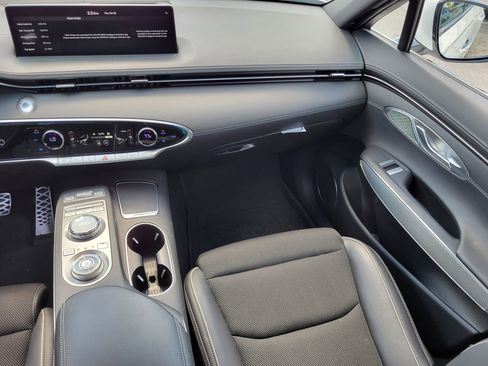 Used 2025 Genesis GV70 2.5T w/ Sport Prestige Package image 19