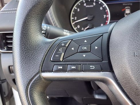 Used 2024 Nissan Sentra SV FWD image 16